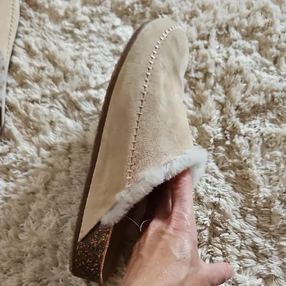 Jenni Kayne Tan Suede Mules with White Fur Trim - Picture 6 of 6